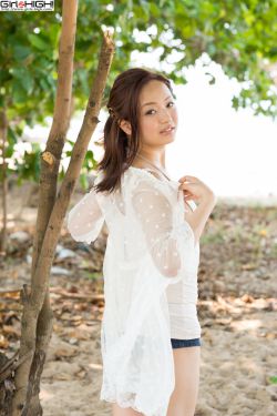 泰山之巅现七彩祥云